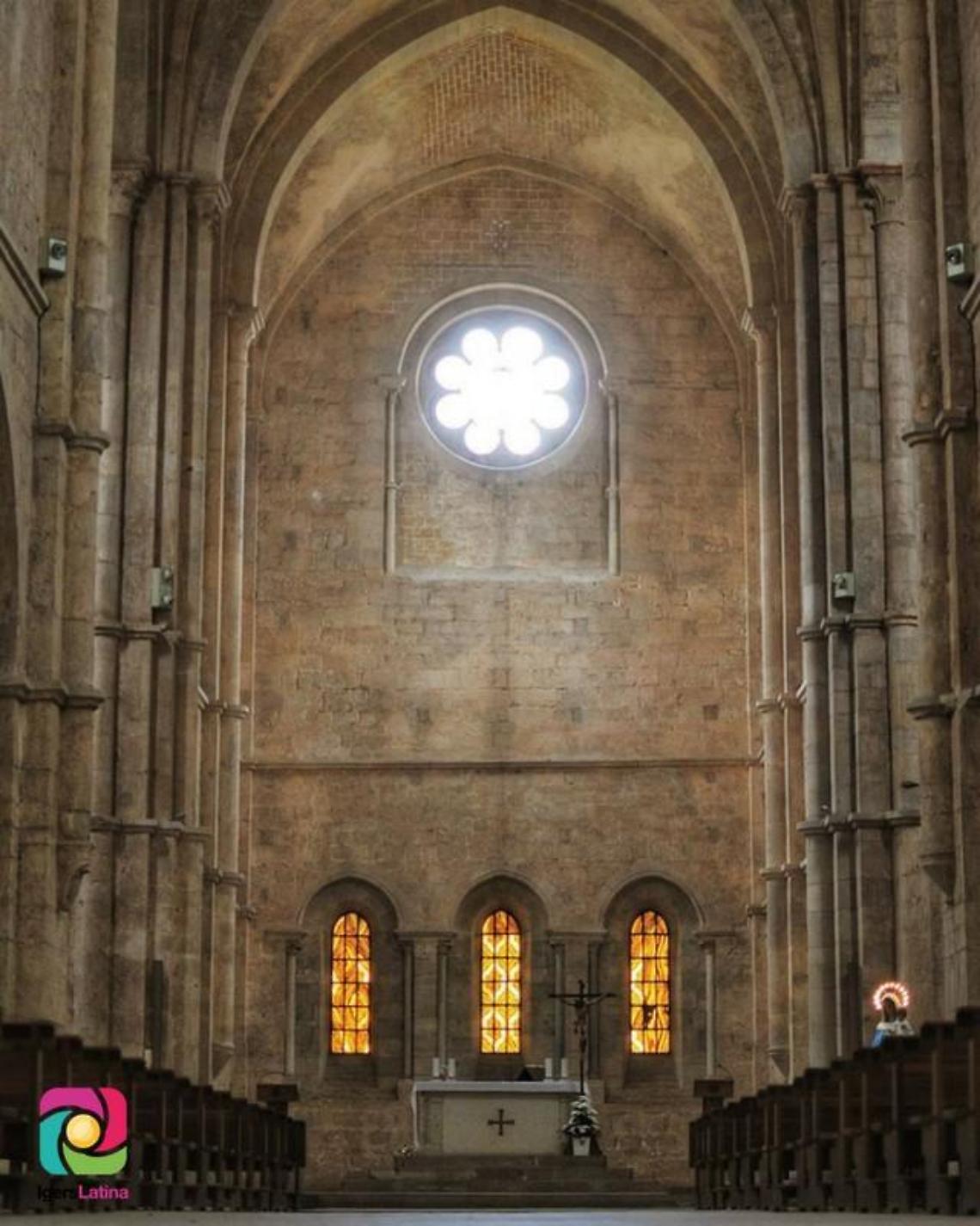 La magia dell'Abbazia di Fossanova in uno scatto che conquista il web