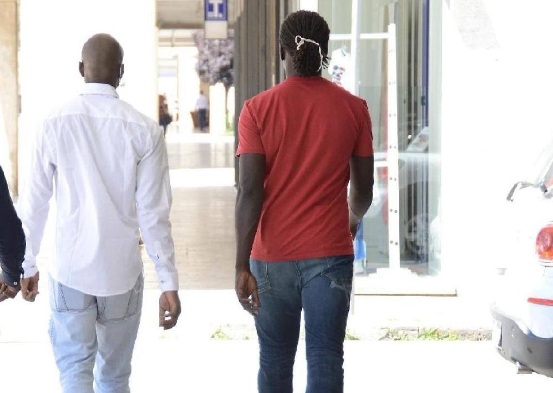 Lenola, migrante trova e restituisce i soldi. Il Comune: &laquo;Esempio per tutti&raquo;