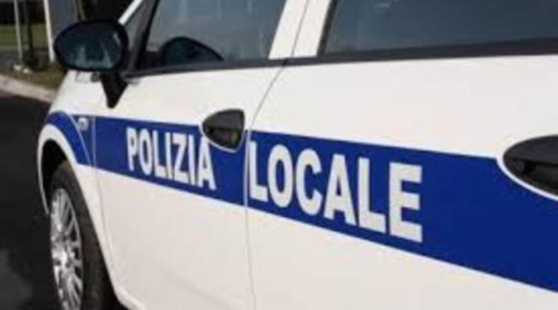Controlli al mercato, aggredito il comandante della polizia locale De Sanctis