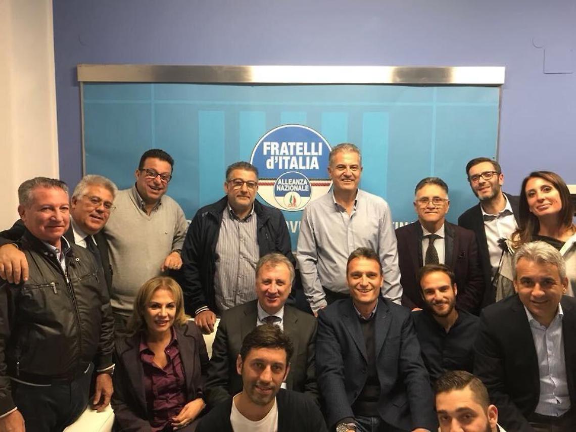 Fratelli d'Italia chiama gli alleati: marciare uniti per vincere