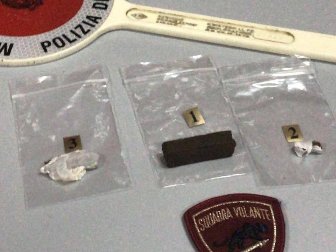 Algerino in atteggiamento sospetto denunciato per possesso di hashish