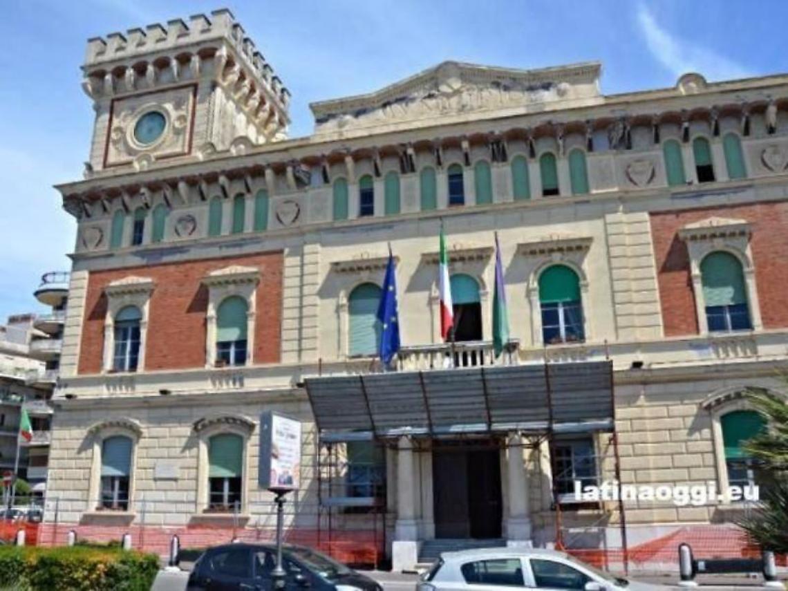 La crisi politica nell'era dei Cinque Stelle: si discute su WhatsApp