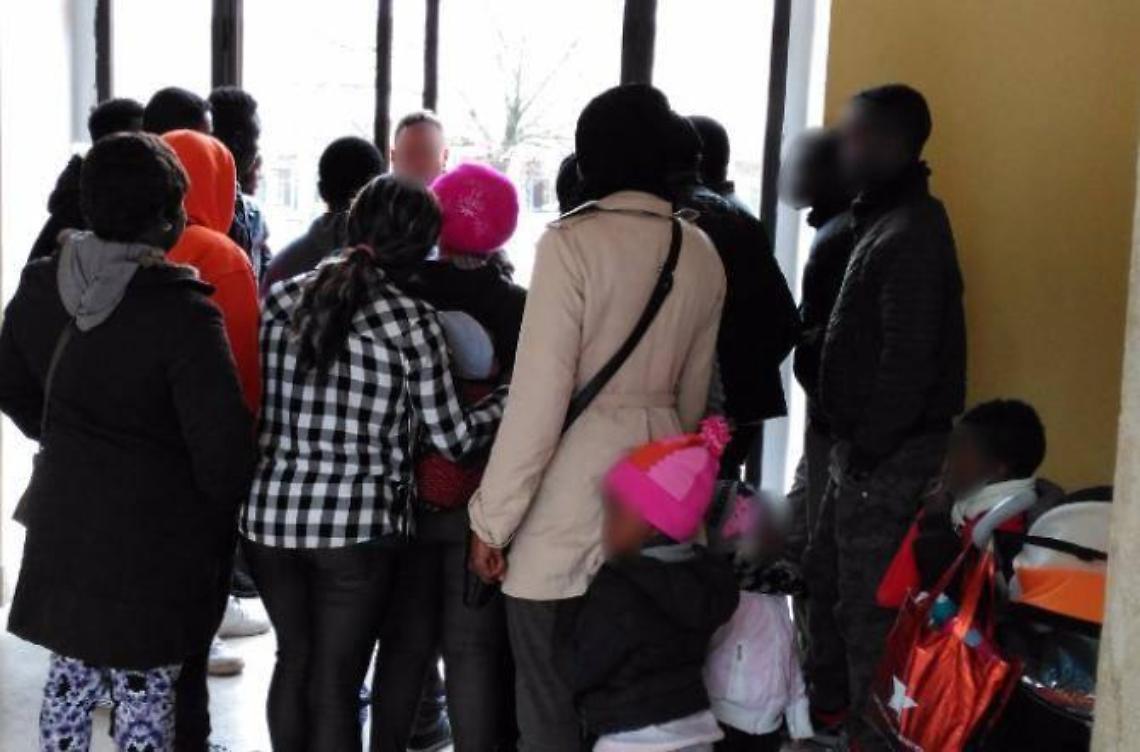 La protesta al contrario: i profughi vogliono restare