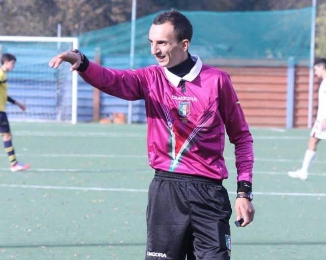 Il portiere lascia i pali per fare la pipì, l'arbitro di Latina lo espelle