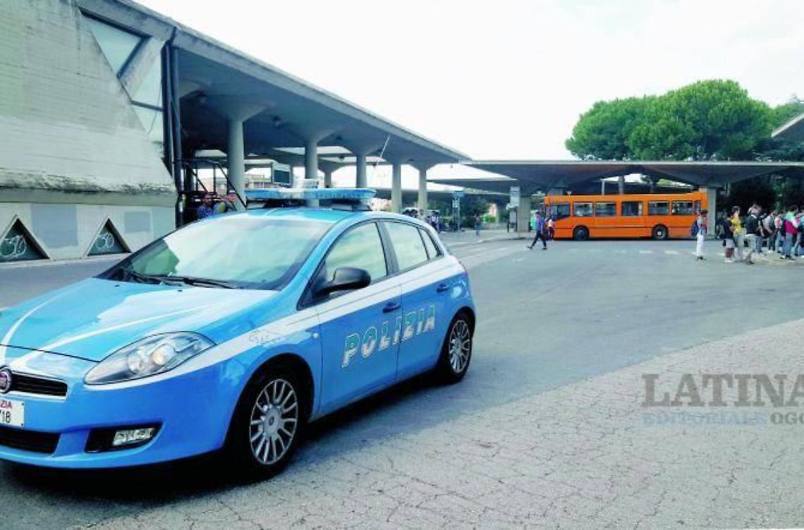 Arrestato dalla Volante alle Autolinee, era ricercato per furto