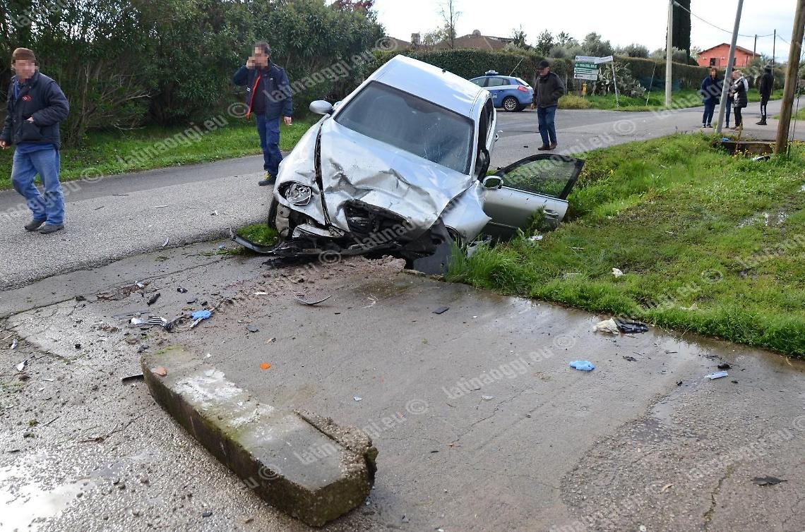 Incidente in via Bassianese, migliora il meccanico ferito