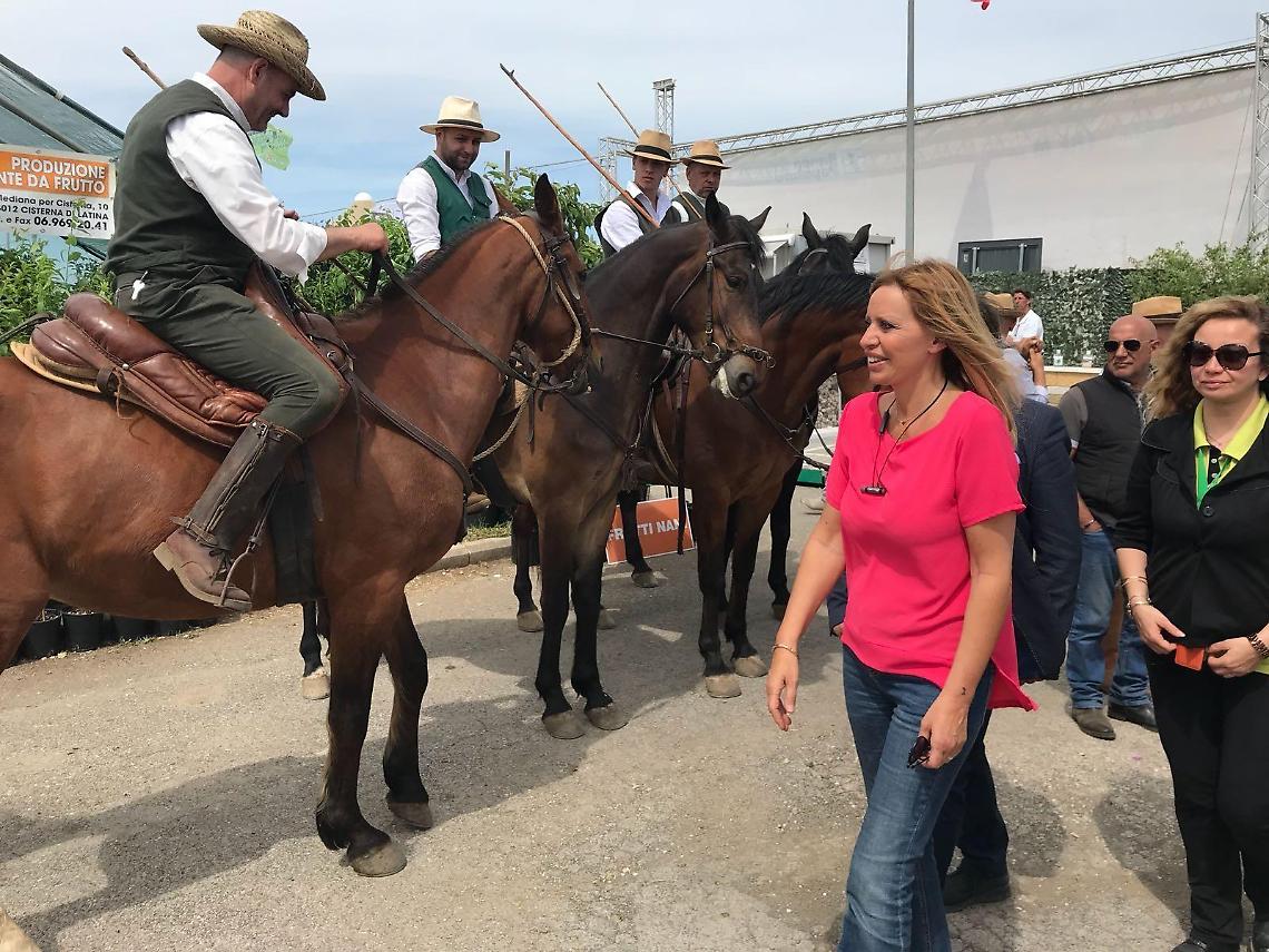 Alessandra Mussolini alla Mostra Agricola di Campoverde