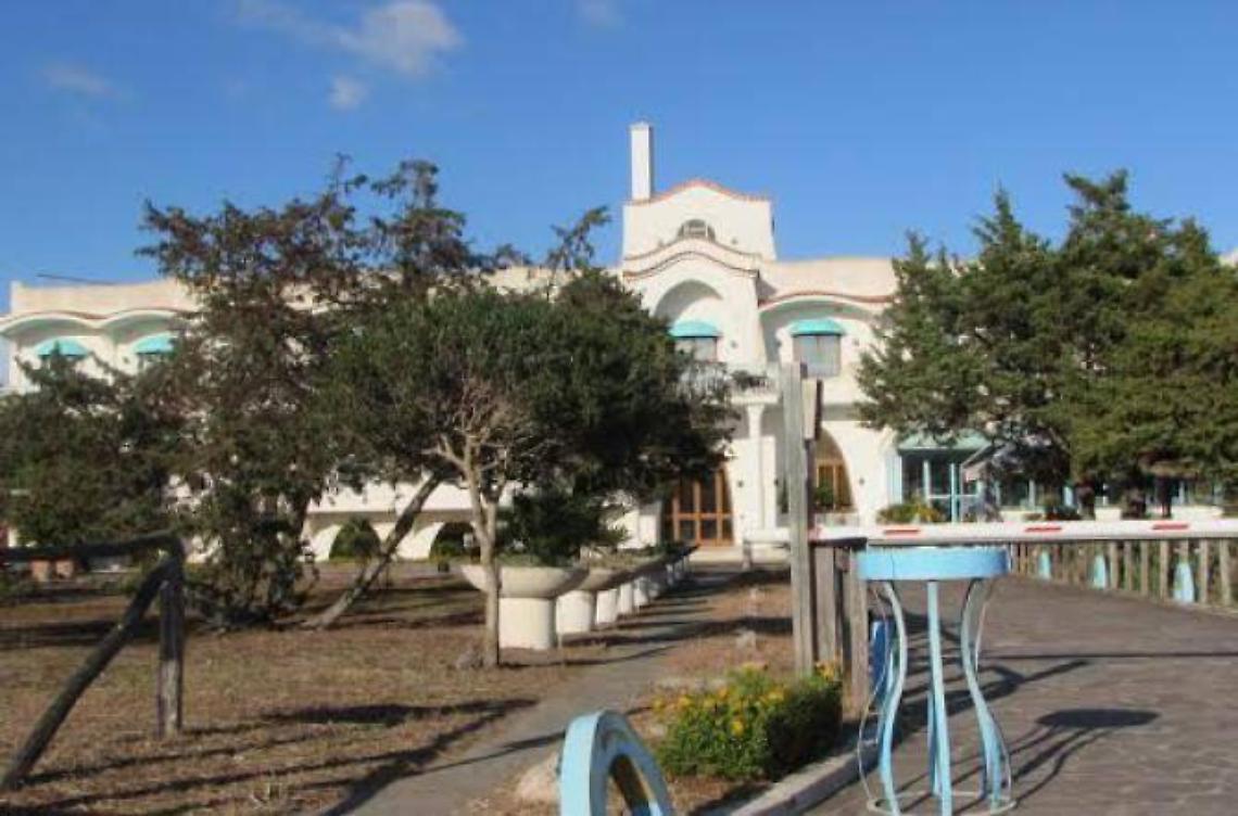 L'hotel ex "Aragosta" &egrave; stato comprato all'asta per due milioni e mezzo