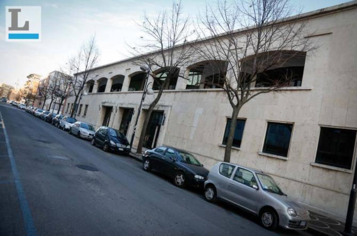 Teatro D'Annunzio chiuso, scuole di danza contro il Comune
