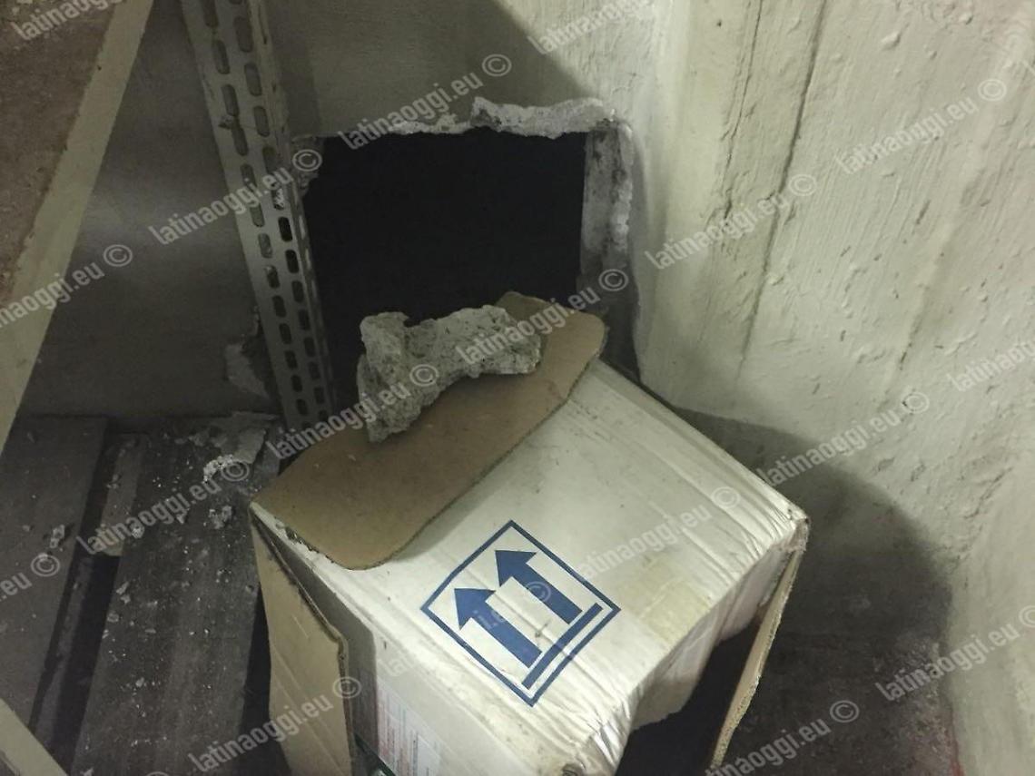 Tentano il furto al consorzio agrario: sfondato un muro