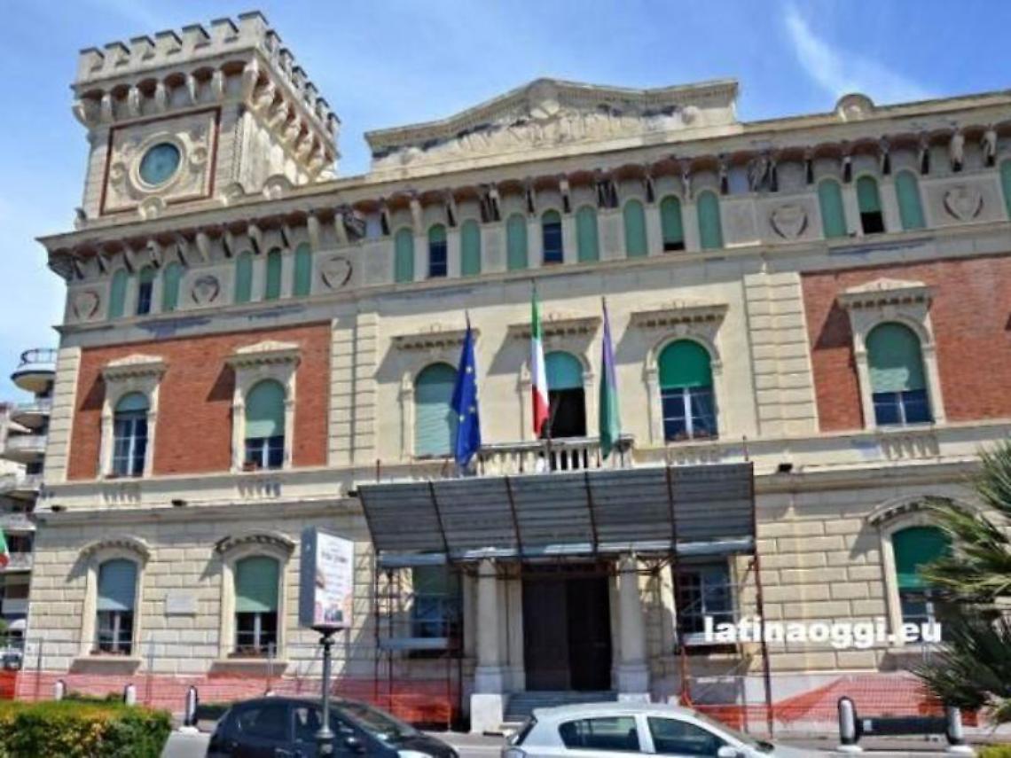 Le case popolari non s'hanno da fare, carte bollate per gli alloggi