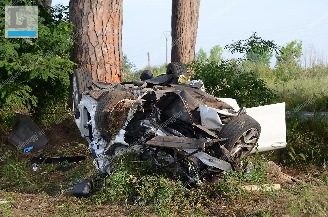 Schianto in via Acciarella, migliorano le condizioni di uno dei feriti