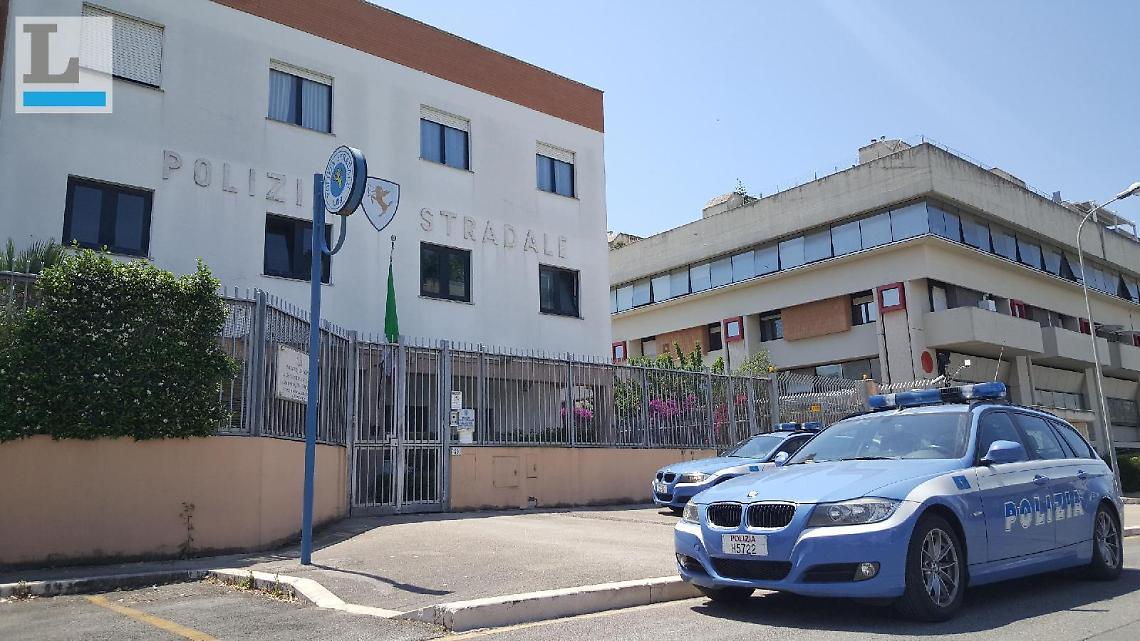 Documenti falsi per un passaggio di proprietà di un'auto, arrestati