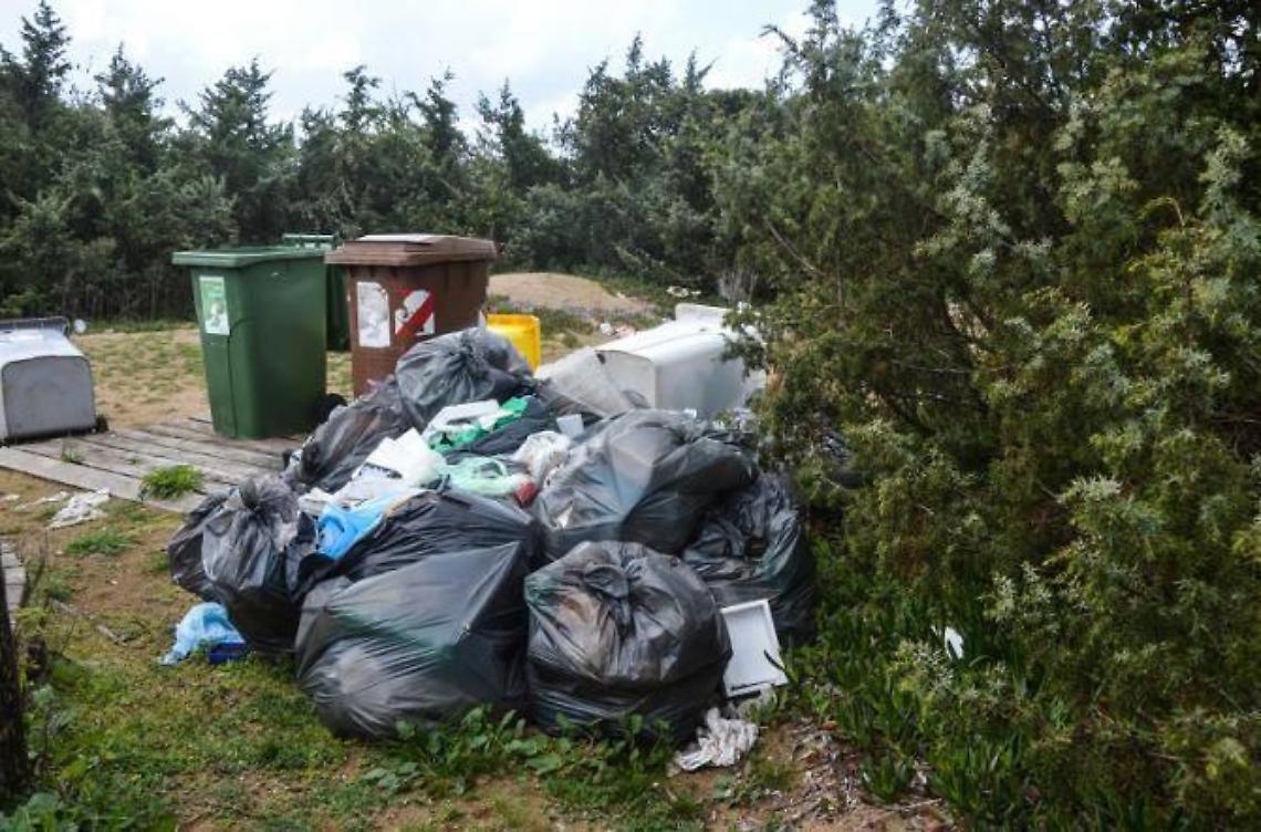 Rimozione dei rifiuti dalla spiaggia, ancora un servizio extra