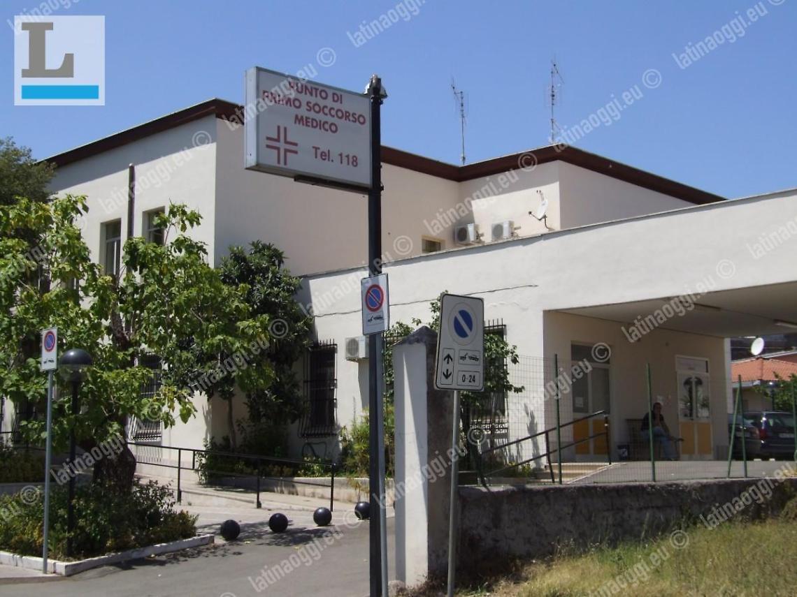 Crolla il solaio al punto di primo soccorso: scatta l'allarme in Ambulatorio