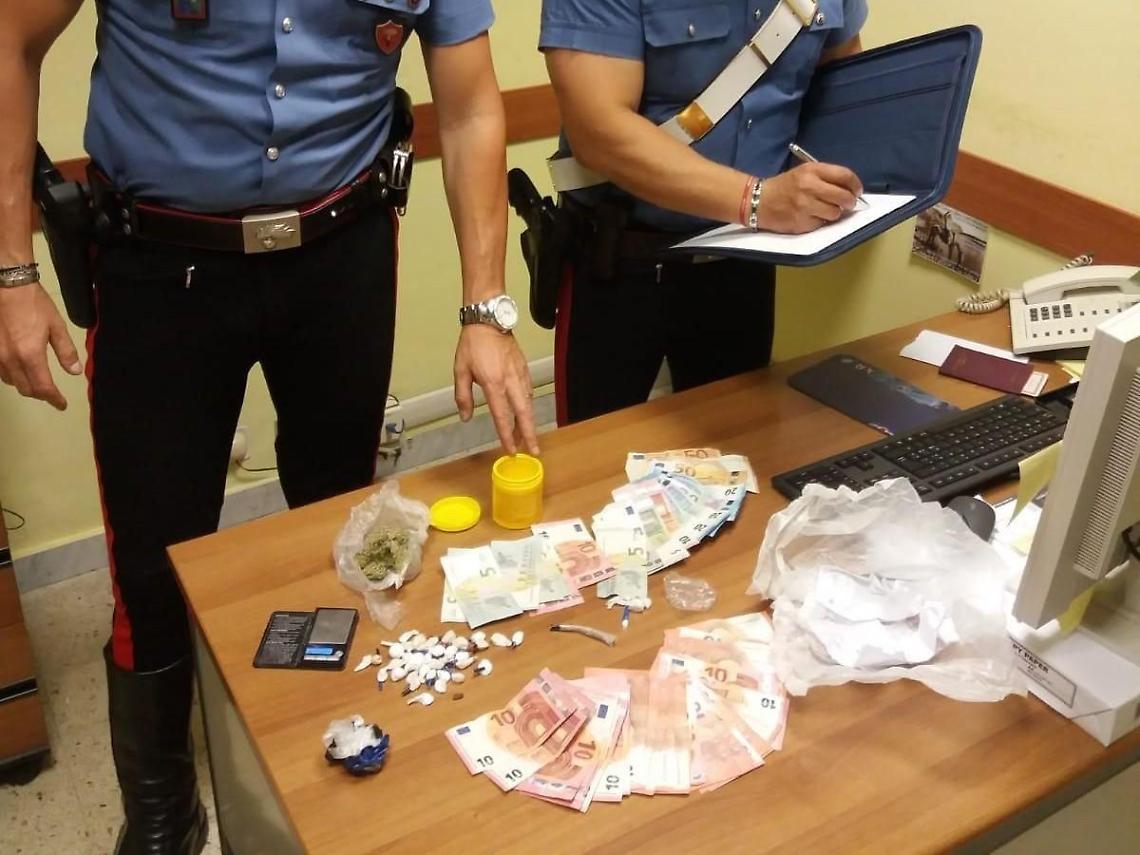 Cocaina ed eroina in casa e in auto, arrestati due spacciatori