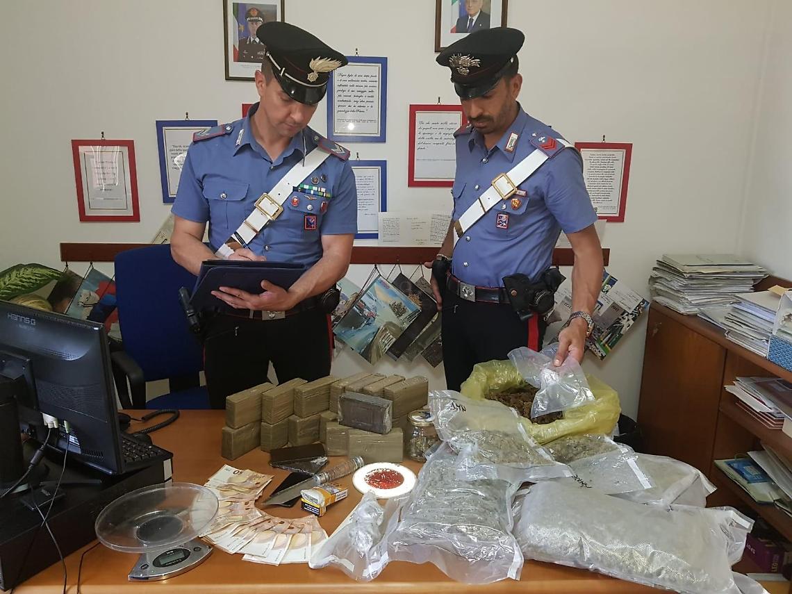 Nascondeva in casa 11 kg di droga, arrestato un insospettabile