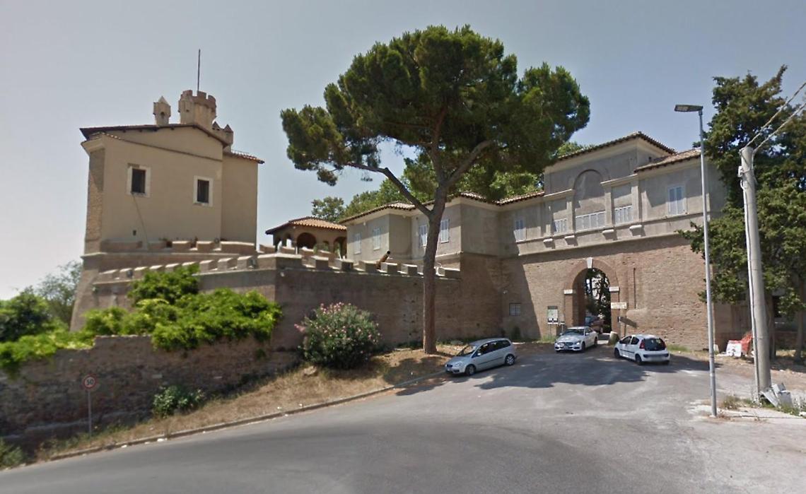 Pratica di Mare, esposto in Procura contro la chiusura del borgo