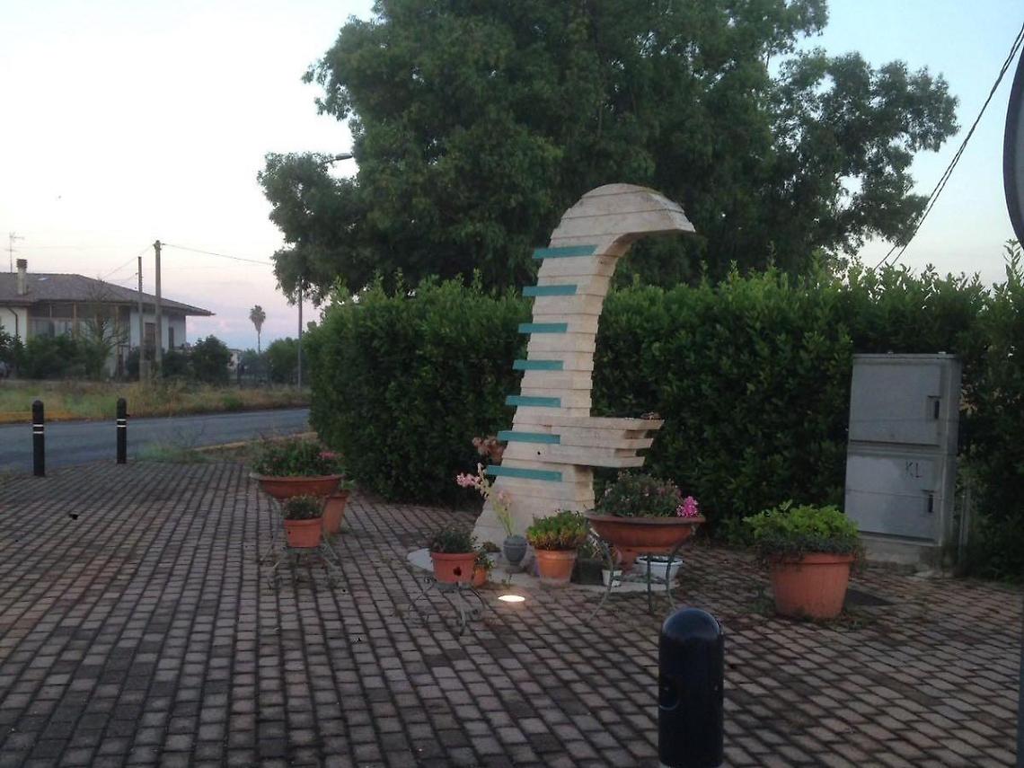 Rubata la statua della Madonnina a Borgo Sabotino, residenti sconcertati