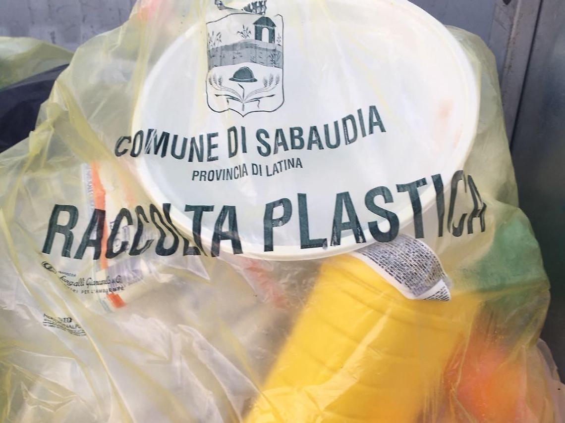 Rifiuti e ritardi a Sabaudia, l'interrogazione della minoranza