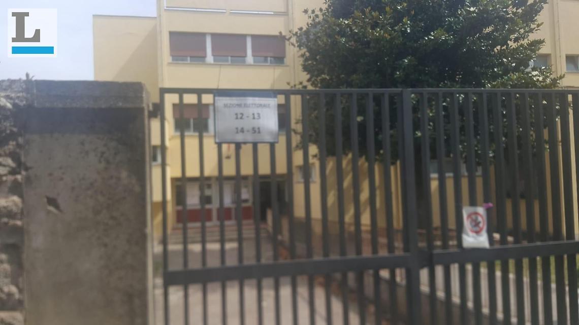 Il seggio della scuola Deledda