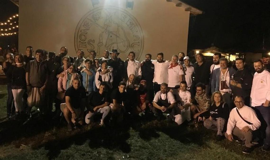 "Sbraciami", solidarietà a tavola per i ragazzi di Raggio di Sole