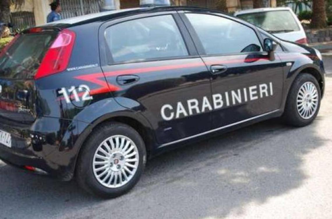 Lanciano cocaina dal finestrino, due denunce a Sabaudia