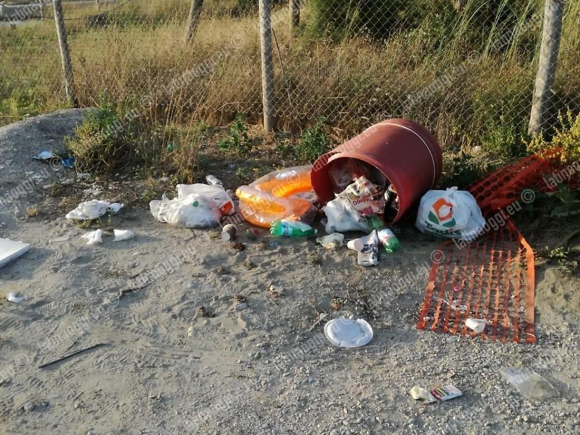 Sabaudia, degrado nella zona di Rio Martino: Avvisati interroga il sindaco