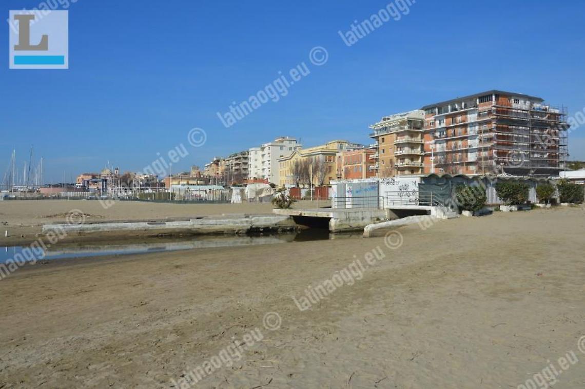 Nettuno, il fosso Loricina continua a inquinare il mare
