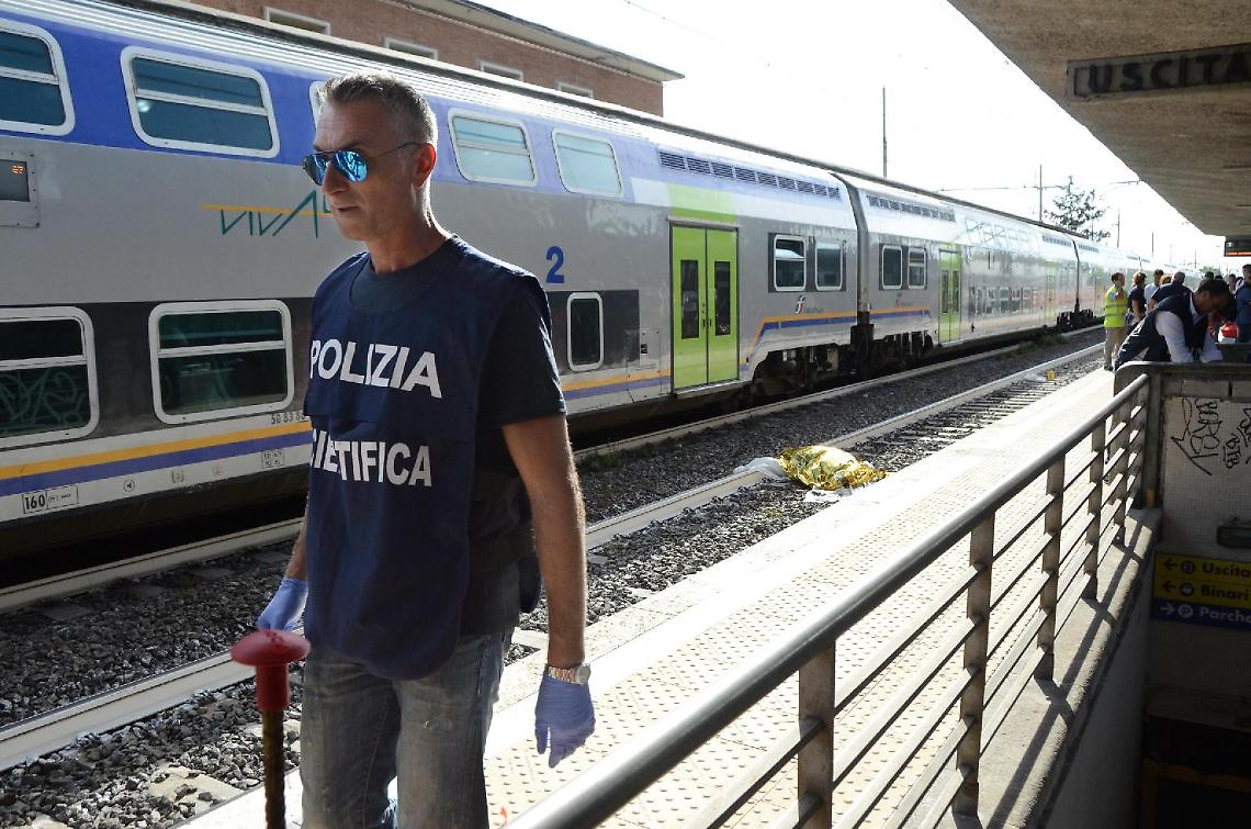 Ladri nella stazione ferroviaria, fuga con la i soldi della biglietteria