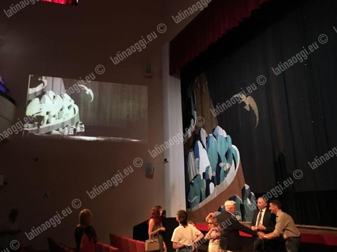 Il sipario donato dal Bolshoi ritorna al teatro Fellini di Pontinia