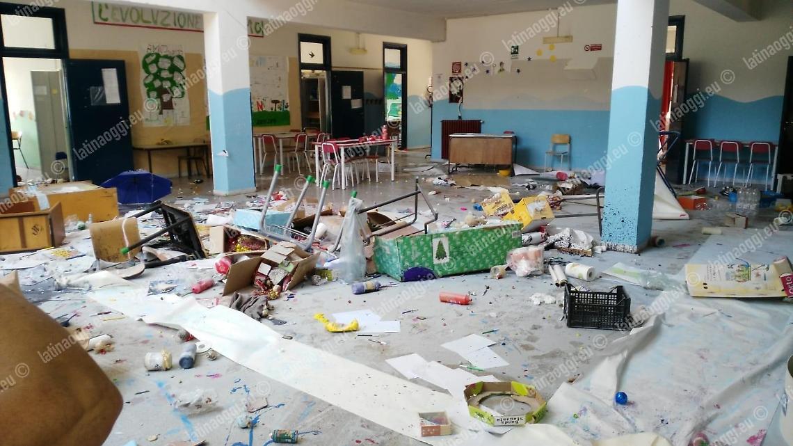 Vandali alla scuola Col di Lana, l'assessore: "Attacco al cuore della citt&agrave;"