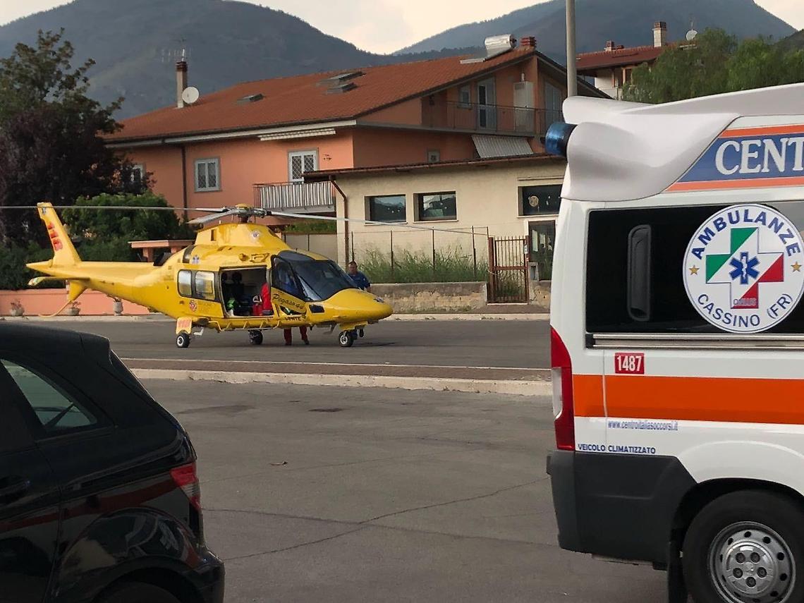 Fondi, scooter contro auto: un ragazzo elitrasportato al San Camillo