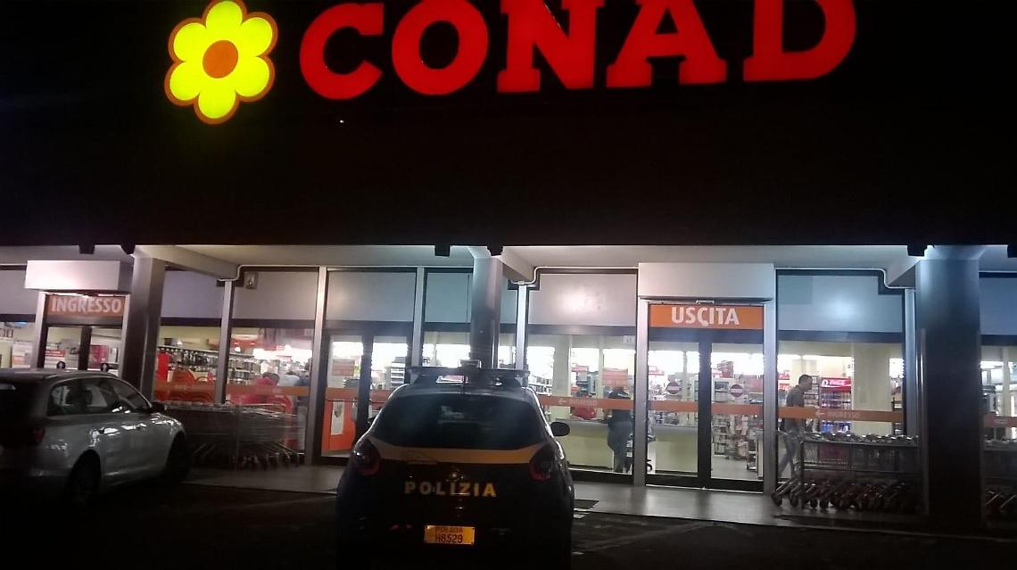 Rapina al Conad, l'autore del colpo punta al patteggiamento