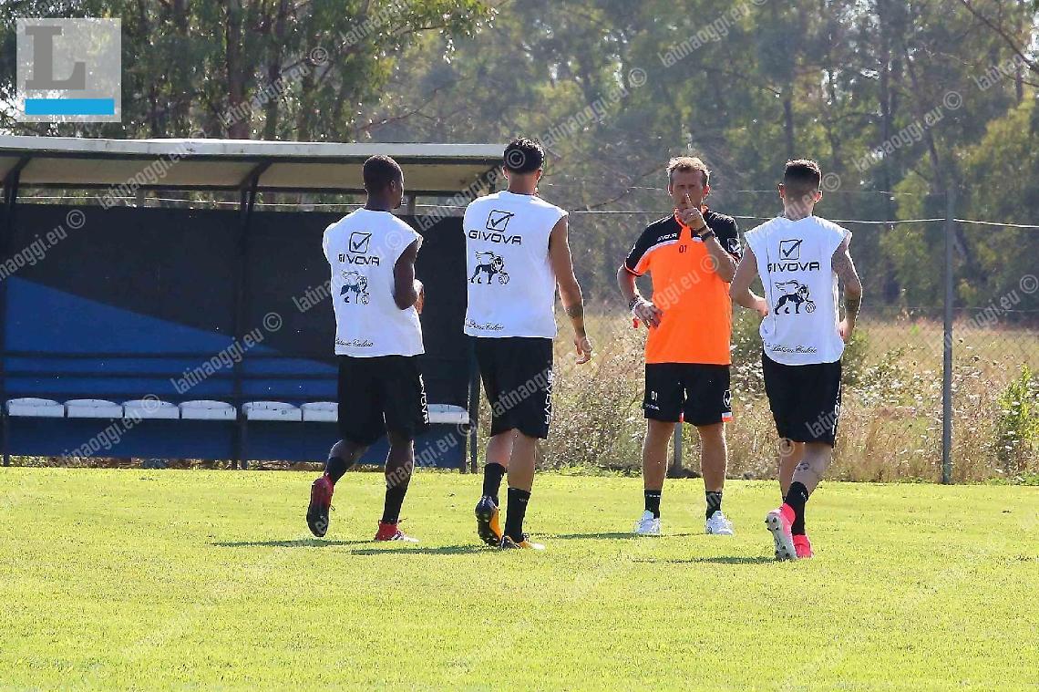 Il Latina vince 3-0 ma fatica nell'amichevole contro il Sezze