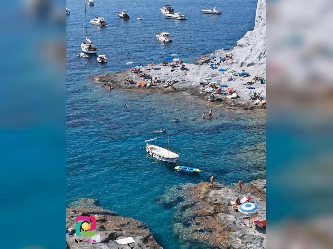 La magia delle scogliere di Ponza incanta il web: ecco il nuovo Iger of the Week