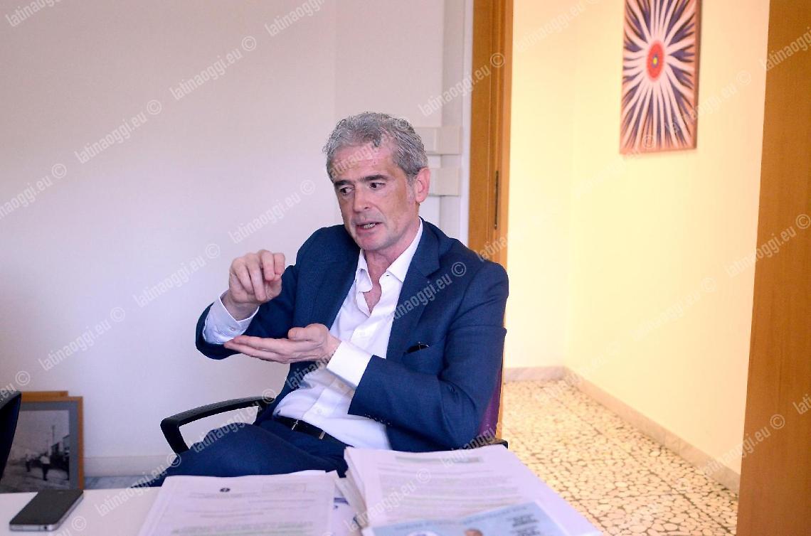 Calvi: "Coletta convochi i sindaci per far luce sul futuro del Goretti"