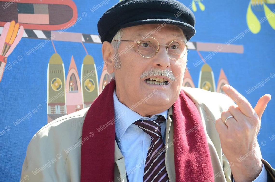Antonio Pennacchi e la battaglia contro la cacca dei cani