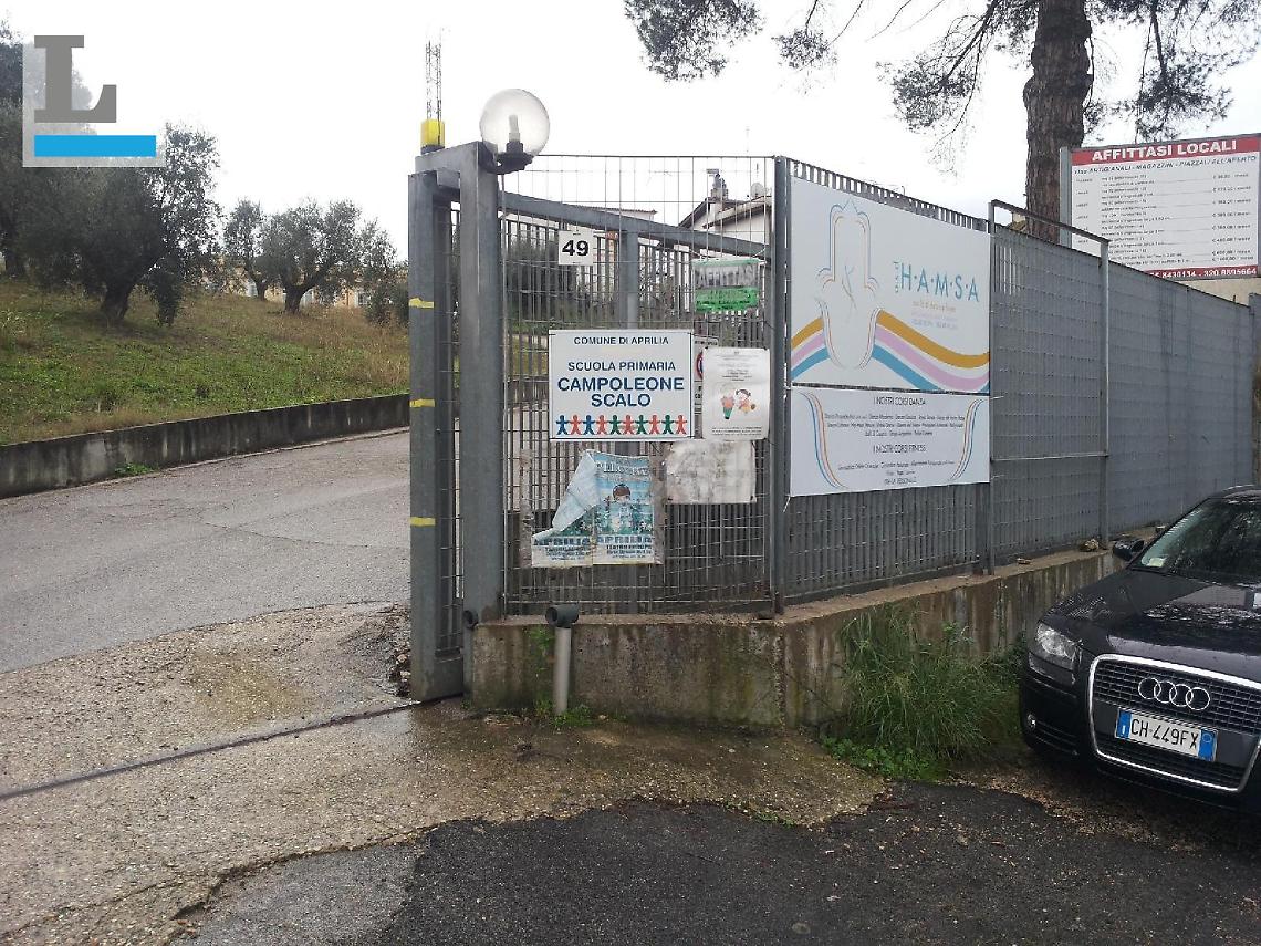 Campoleone, crolla parte del controsoffitto della scuola elementare