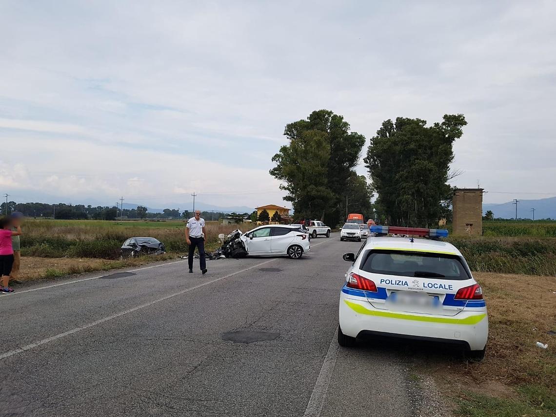 Frontale tra due auto sulla Migliara a Sabaudia, ferite due persone