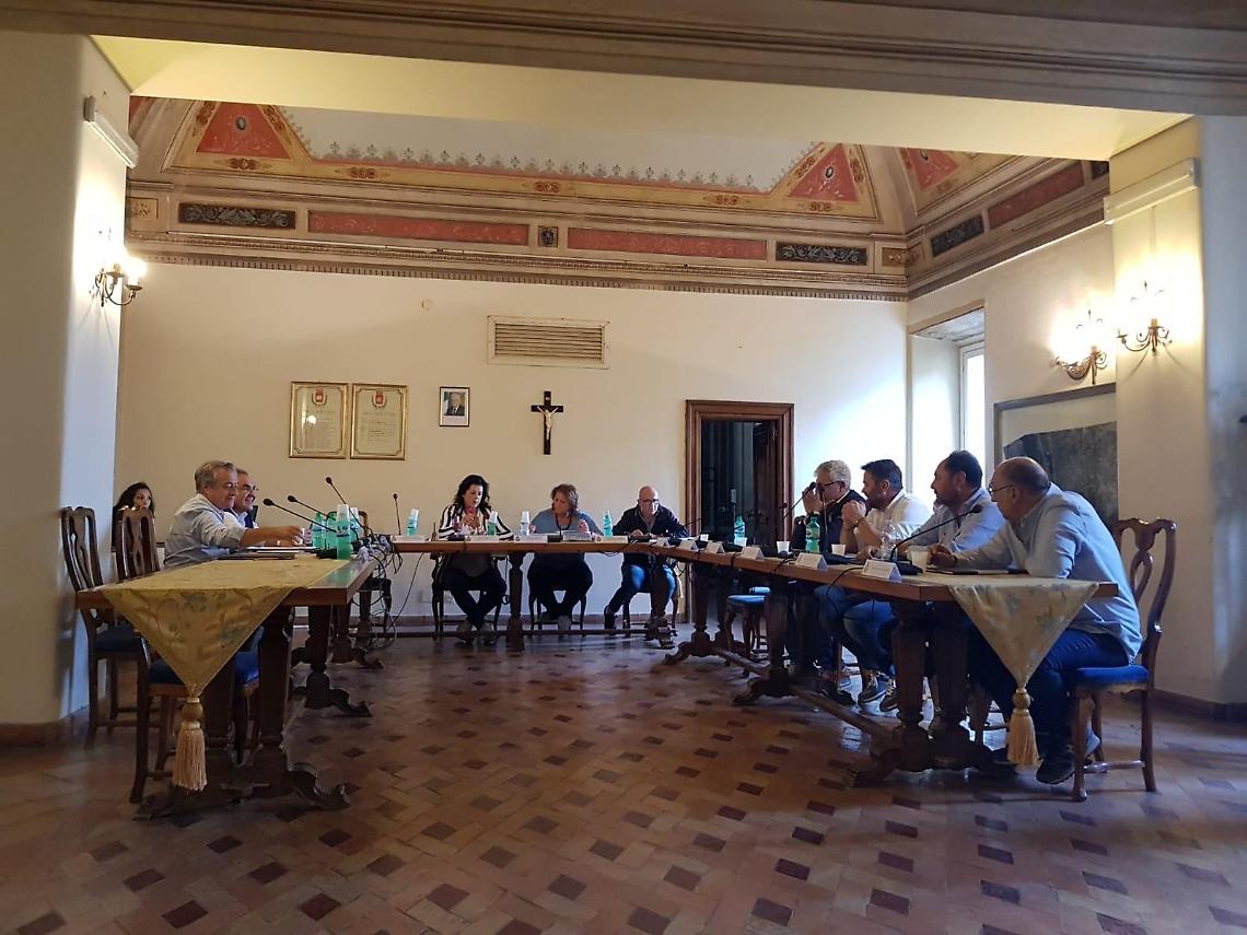 Circeo, fra incompatibili e astenuti la delibera passa con soli quattro voti