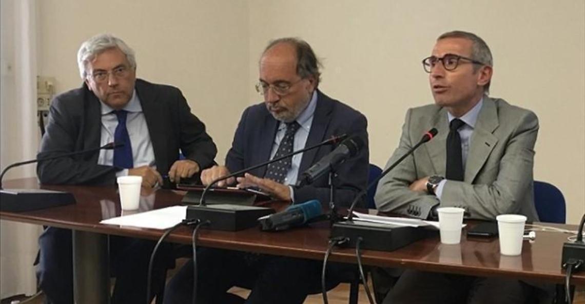 "Atto di ritorsione contro i giornalisti e la democrazia", Sindacato e Ordine contro il Governo