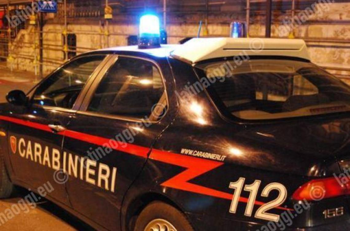 Tentano di danneggiare i giochi nella villa comunale, tre denunciati