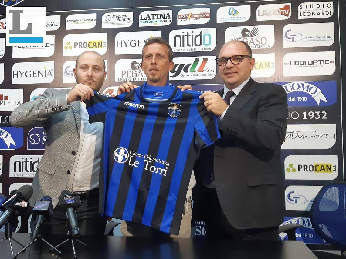 Latina,  nuova maglia e  sponsor. Parlato: "Col Budoni solo vincere"