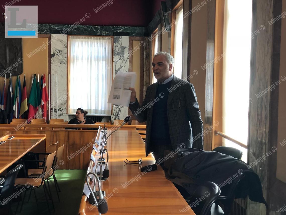 In question time Forte denuncia "l'intimidazione" dall'imprenditore Piattella