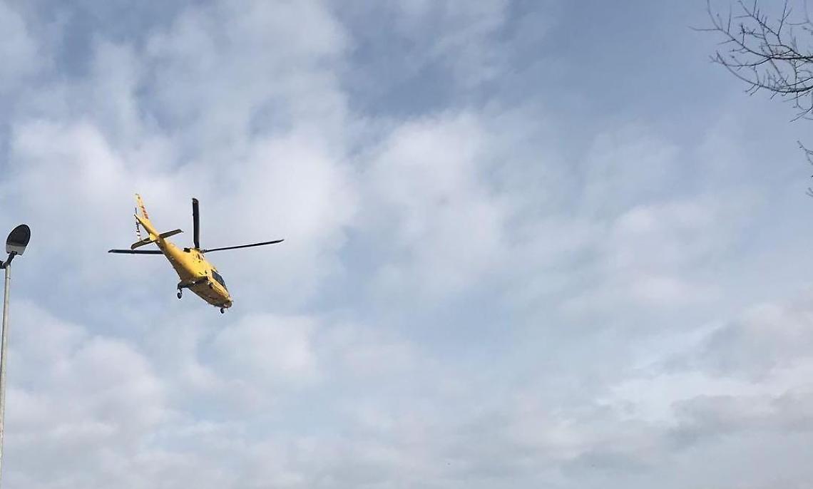 Pomezia, auto contro bicicletta a Campo Selva: ciclista in ospedale