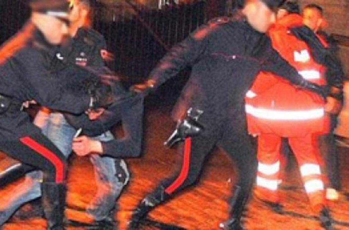 Rissa tra tre indiani ubriachi sedata dai carabinieri