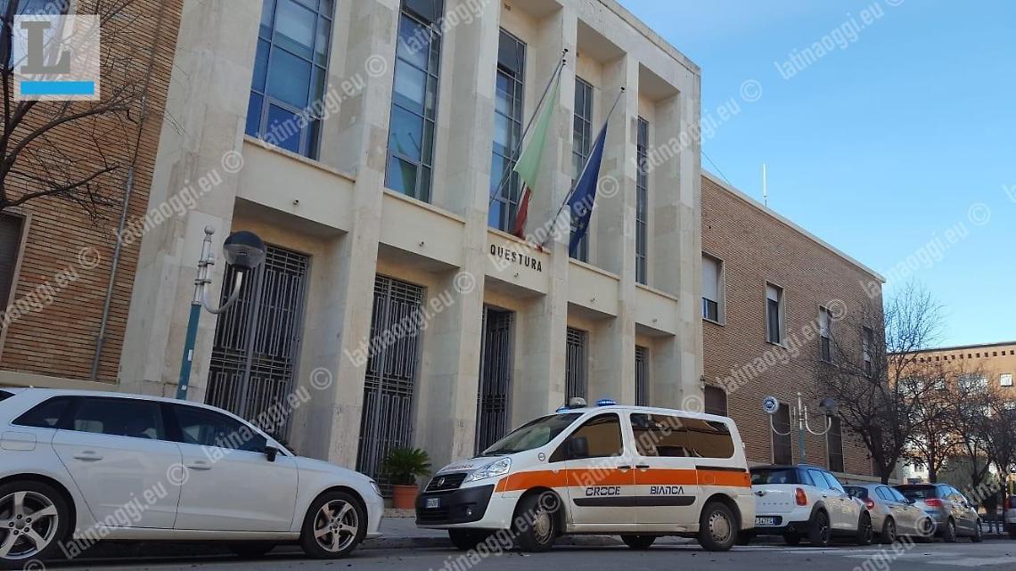 Tragedia in Questura a Latina, poliziotto si toglie la vita