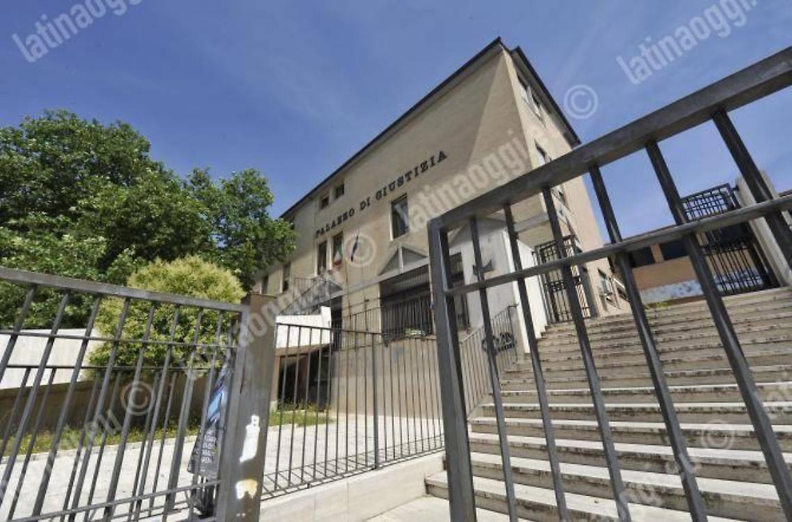 Minorenne molestata da un prete, il tribunale dispone una perizia
