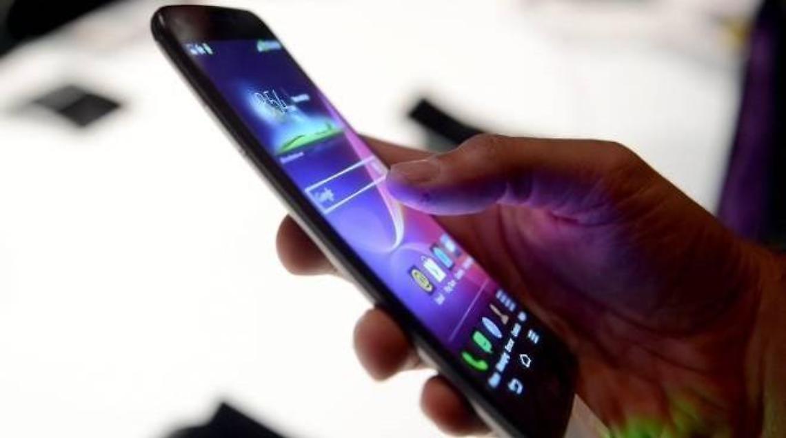 Video e messaggi pornografici a un minore via whatsapp, denunciato uno straniero
